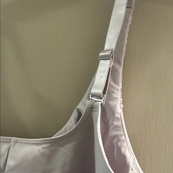 Two Ruby Ribbon Shapewear Bra Pieces - Picture 4 of 13